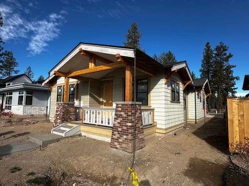 264-3330 Nw Leavitt Ln, Bend, OR, 97703-1155 | Card Image