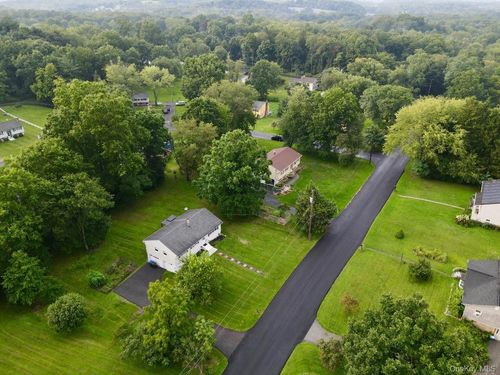 20 Meadow Ave, Washingtonville, NY, 10992-1430 | Card Image