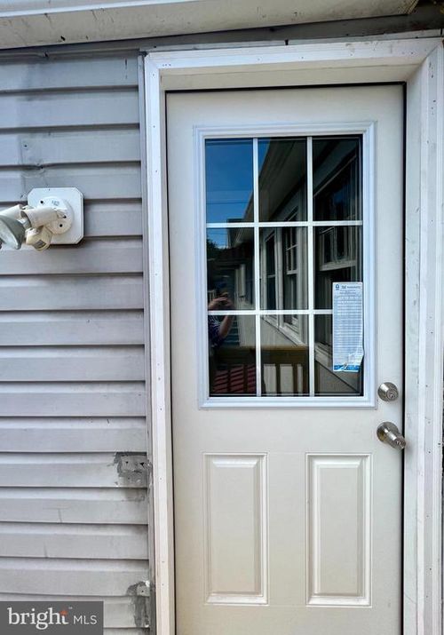 3-326 E Liberty St, CHARLES TOWN, WV, 25414-1868 | Card Image