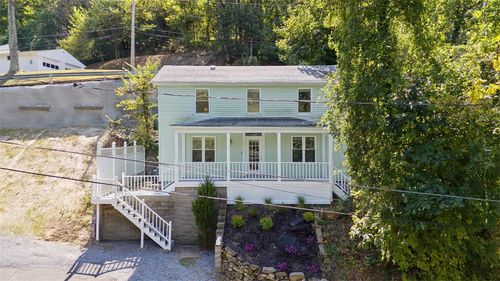 930 Crescent Ave, Sewickley, PA, 15143-2302 | Card Image