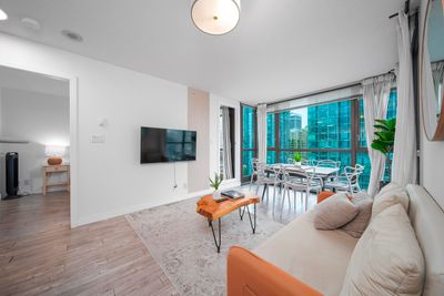 1711 - 1331 Alberni St, Condo with 2 bedrooms, 2 bathrooms and 1 parking in Vancouver BC | Image 2