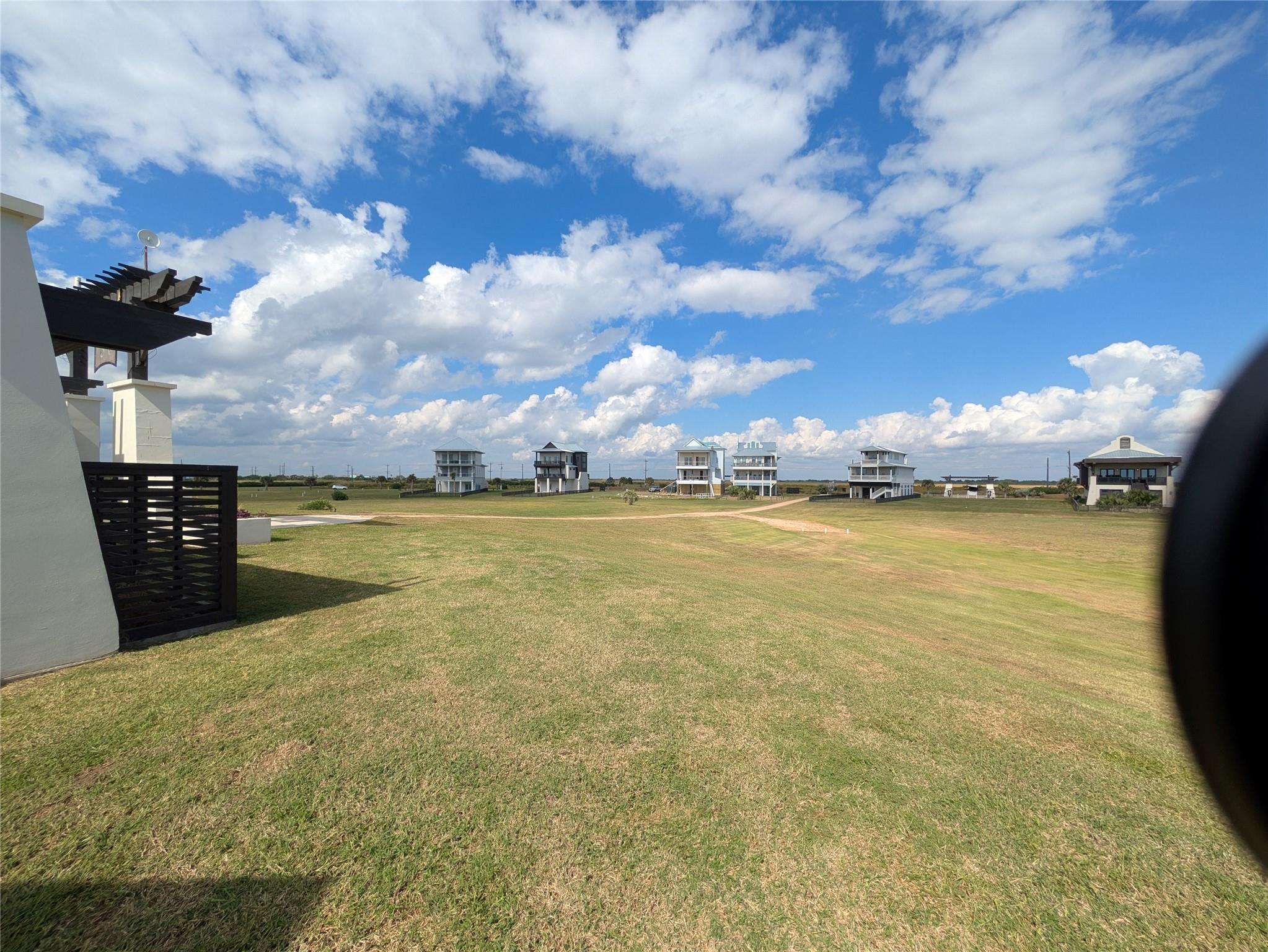 Land in Gilchrist 4