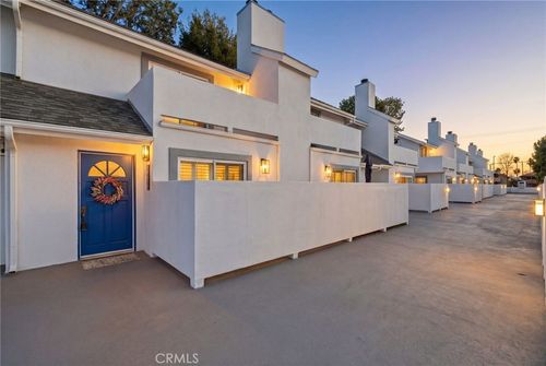 c-7304 Balboa Blvd, Lake Balboa, CA, 91406-2759 | Card Image