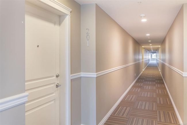 201 - 2117 Meredith Rd, Condo with 1 bedrooms, 2 bathrooms and 1 parking in Nanaimo BC | Image 5
