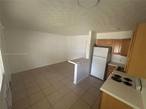 2-1211 Ne 6th St, Fort Lauderdale, FL, 33304-4610 | Card Image