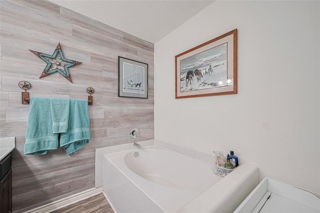 914 Baker Rd, Home with 3 bedrooms, 2 bathrooms and null parking in Rosenberg TX | Image 19