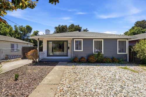 2247 Menalto Ave, East Palo Alto, CA, 94303-1425 | Card Image