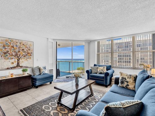 b1203-1901 Brickell Ave, Miami, FL, 33129-1724 | Card Image