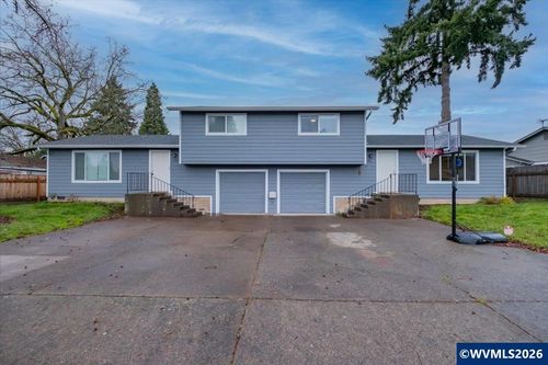 137 Tanglewood Dr, Jefferson, OR, 97352-9404 | Card Image