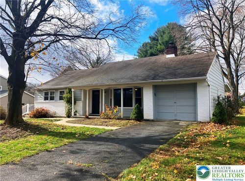 3781 Timberlane Dr, Palmer Twp, PA, 18045-5748 | Card Image