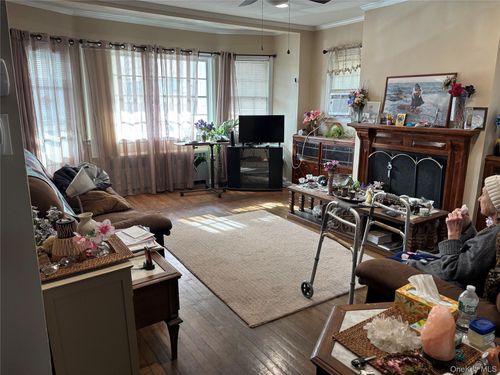 167 W W Chester Street, Long Beach, NY, 11561 | Card Image