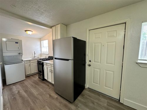 6905 Palestine St, Houston, TX, 77020-7527 | Card Image