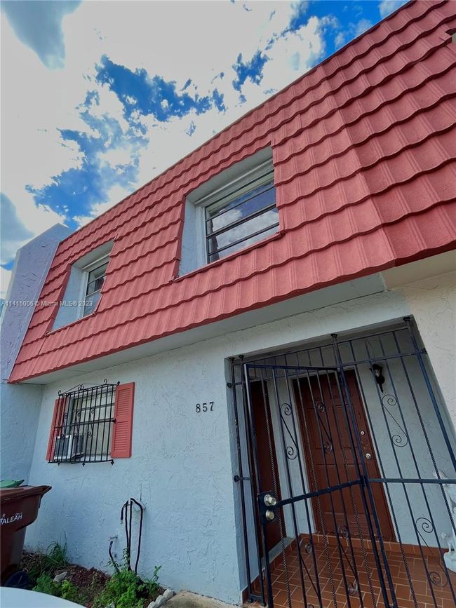 857 W 79 Th Pl, House other with 3 bedrooms, 3 bathrooms and null parking in Hialeah FL | Image 5