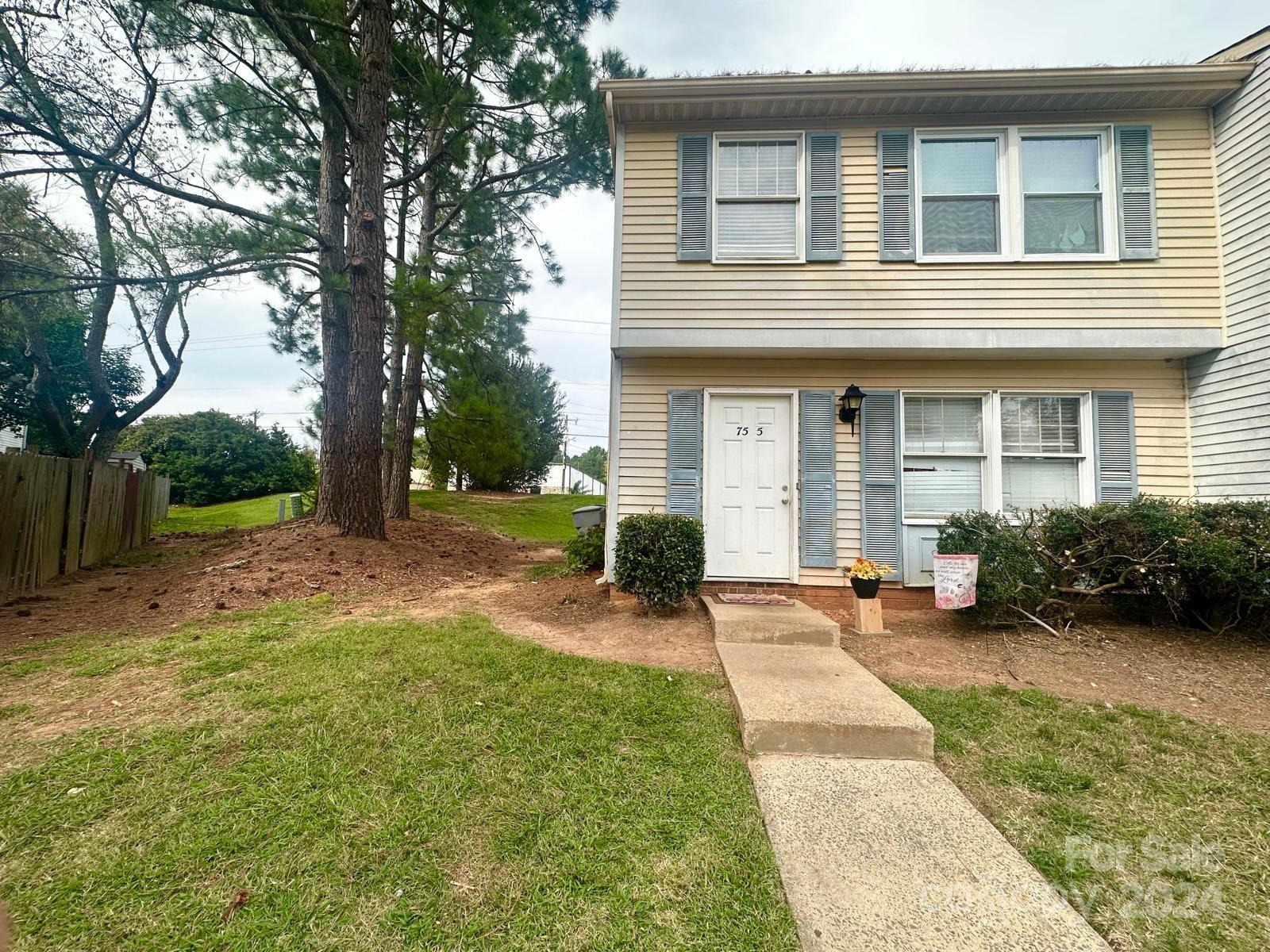 Holly Grove Ct, Charlotte, NC 28227