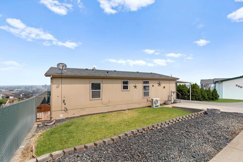 2416 City View Dr, Richland, WA, 99352-7794 | Card Image