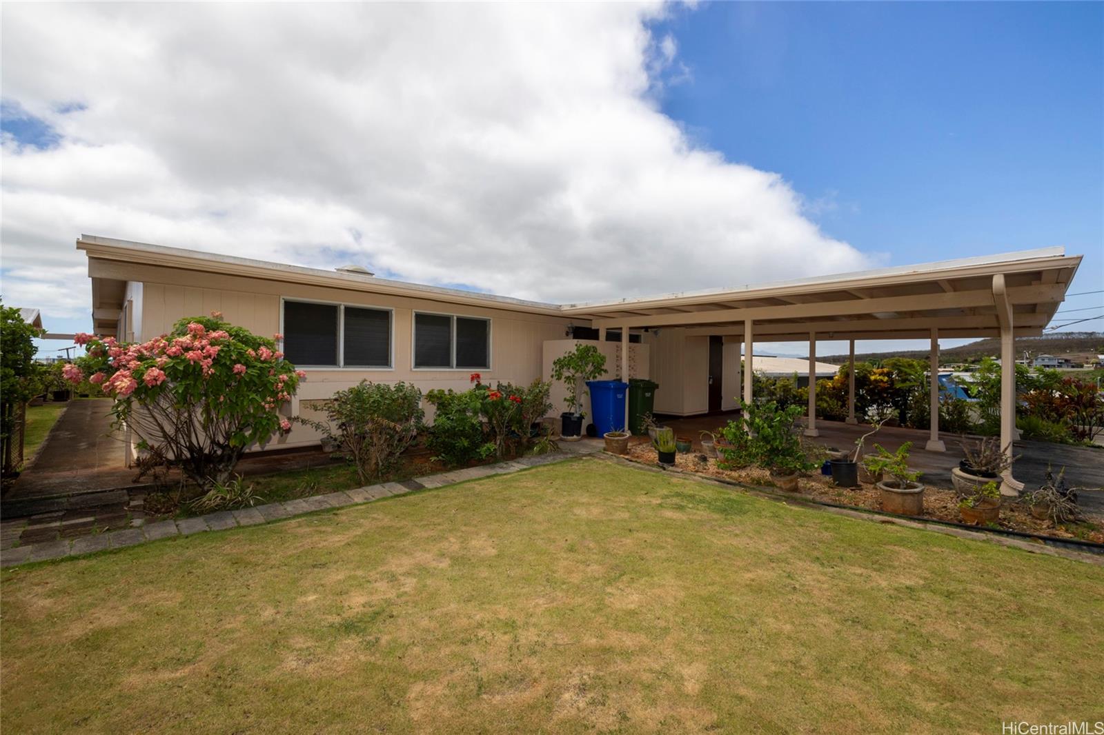 Paihi St, Aiea, HI 96701