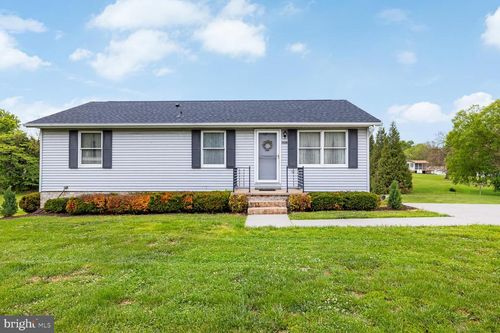 1328 Hahns Ln, Toms Brook, VA, 22660-2008 | Card Image