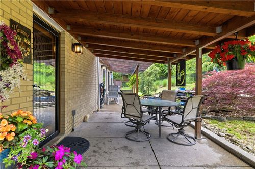 326 Arriba Way, Pittsburgh, PA, 15210-4378 | Card Image