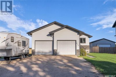 217 5 Ave, House other with 5 bedrooms, 3 bathrooms and null parking in Aberdeen SK | Image 2