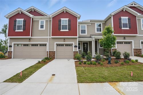 2009 Vinyasa Rd, Charlotte, NC, 28215-8814 | Card Image