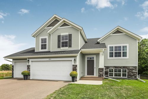 4765 8th Street Loop Ne, Saint Cloud, MN, 56304-4664 | Card Image