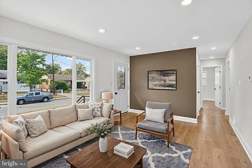 2211 Vermont Ave, LANDOVER, MD, 20785-4979 | Card Image