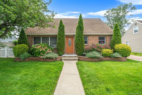 178 Chamberlin Street, Hempstead, NY, 11572 | Card Image