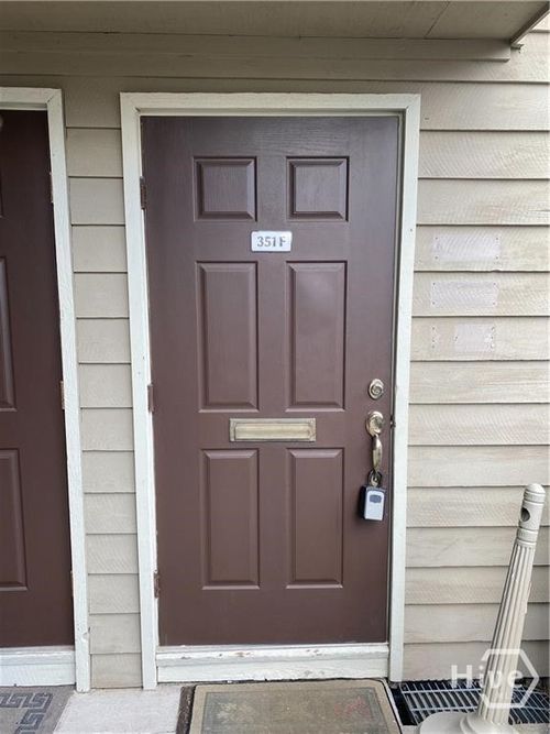 ste-f-351 Commercial Dr, savannah, GA, 31406-3618 | Card Image