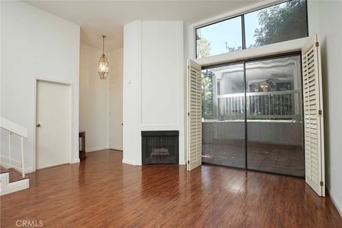 unit-10-6121 Shoup Ave, Woodland Hills, CA, 91367-3332 | Card Image