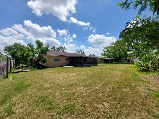 432 Flamingo Dr, House other with 3 bedrooms, 2 bathrooms and null parking in APOLLO BEACH FL | Image 5