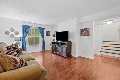 102 Glenleaf Dr, Norcross, GA, 30092-6101 | Card Image