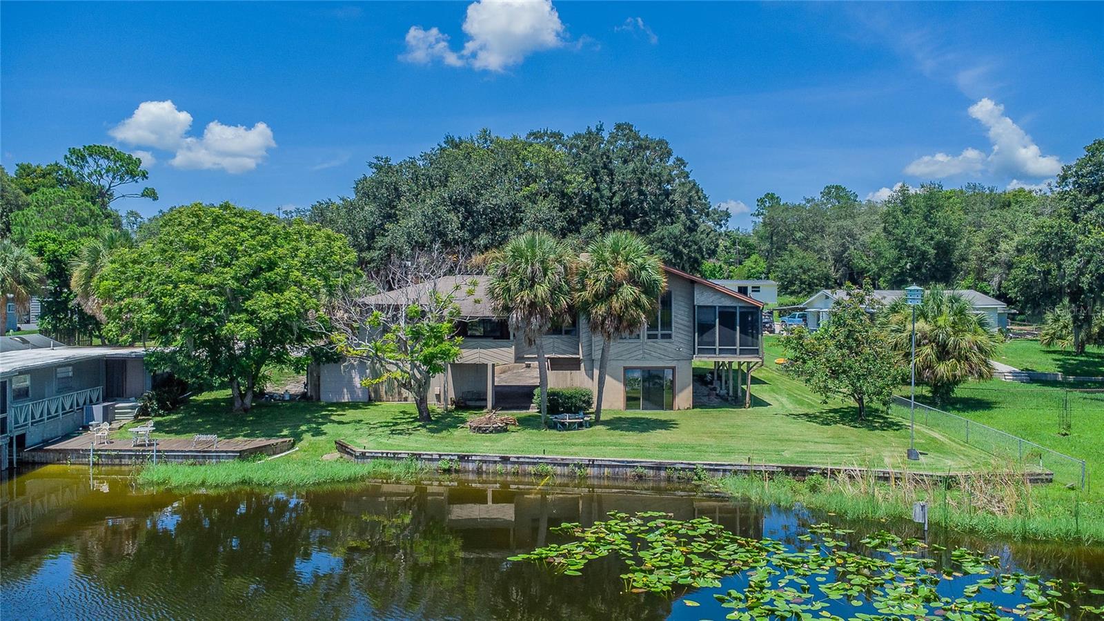 Brooks Ct, Polk City, FL 33868
