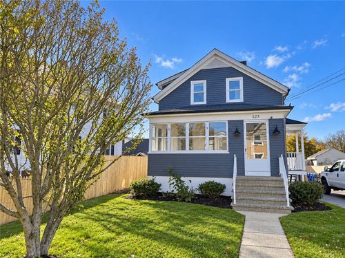 2-223 Child St, Warren, RI, 02885-2706 | Card Image