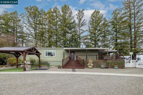 7050 Starr Rd, Windsor, CA, 95492-9693 | Card Image