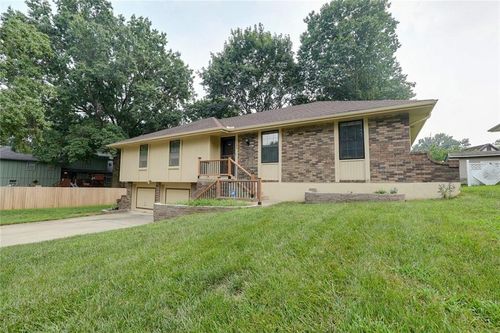 1104 Sw Mic-O-Say Dr, Blue Springs, MO, 64015 | Card Image