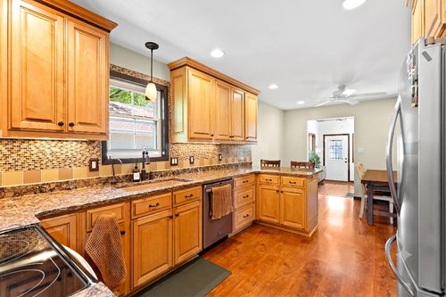 319 7th St Sw, Eyota, MN, 55934-9079 | Card Image