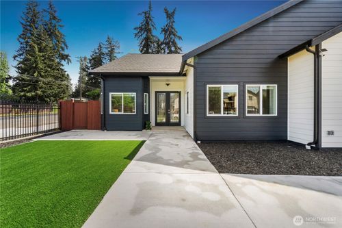 1430 E 60th St, Tacoma, WA, 98404-3563 | Card Image