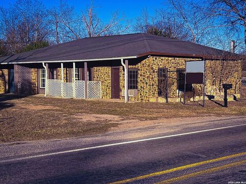 608 4th St, Blanco, TX, 78606-4916 | Card Image