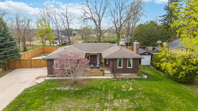 12 Sunset Ave, House other with 5 bedrooms, 2 bathrooms and 8 parking in Warwick ON | Image 40