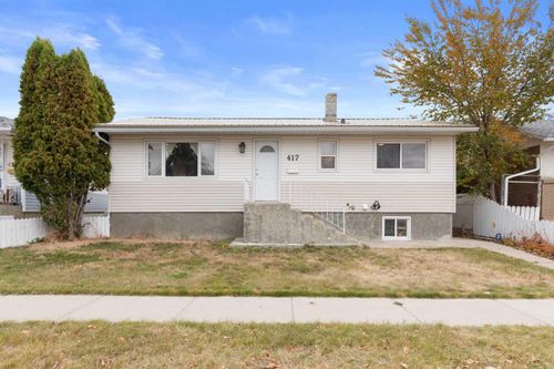 417 2 St Se, Redcliff, AB, T0J2P2 | Card Image