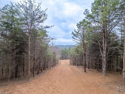 000 Cox Ridge Rd, Claudville, VA, 24076 | Card Image