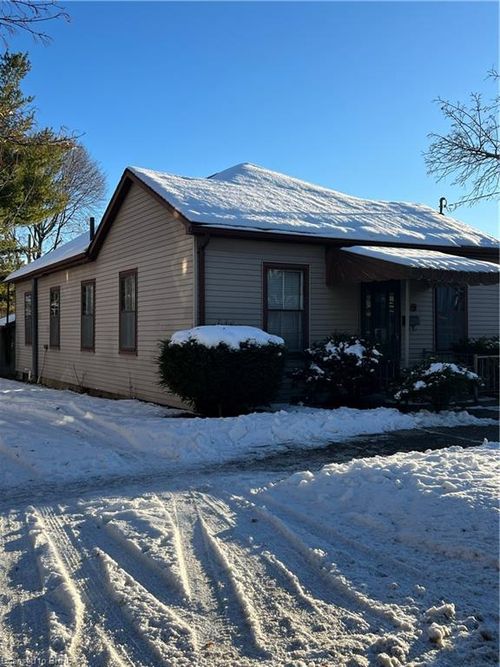 {{alt}} | Card Image