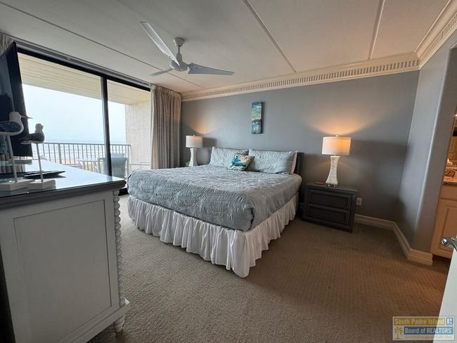 APT-402 - 3000 Gulf Blvd, Condo with 2 bedrooms, 2 bathrooms and null parking in South Padre Island TX | Image 4
