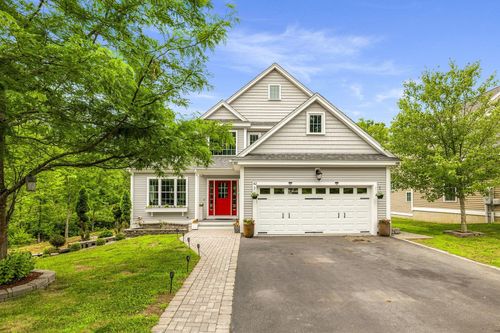 42 Stocklan Cir, Dover, NH, 03820-4712 | Card Image
