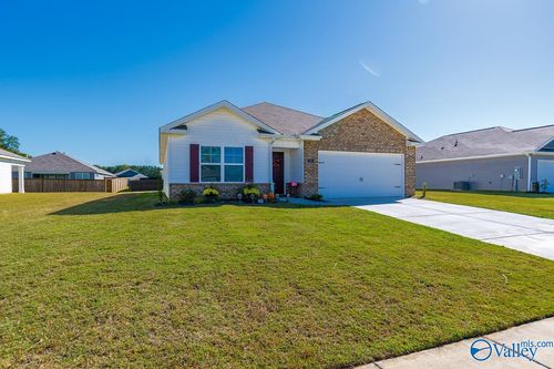 215 Chubbs Ln, Owens Cross Roads, AL, 35763-4514 | Card Image