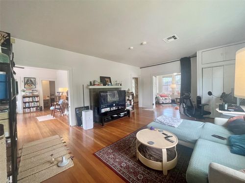 2-418 Branard St, Houston, TX, 77006-5070 | Card Image