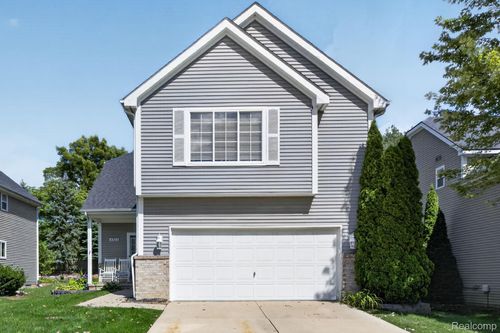 4586 Sunflower Cir, Clarkston, MI, 48346-4956 | Card Image