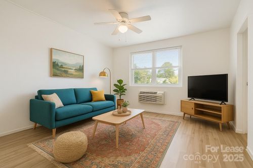 apt-q2-200 York St, chester, SC, 29706-1466 | Card Image