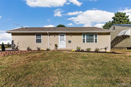 6541 Clifton Hills Drive, St Louis, MO, 63139 | Card Image