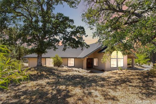 30270 Corral Dr, Coarsegold, CA, 93614 | Card Image